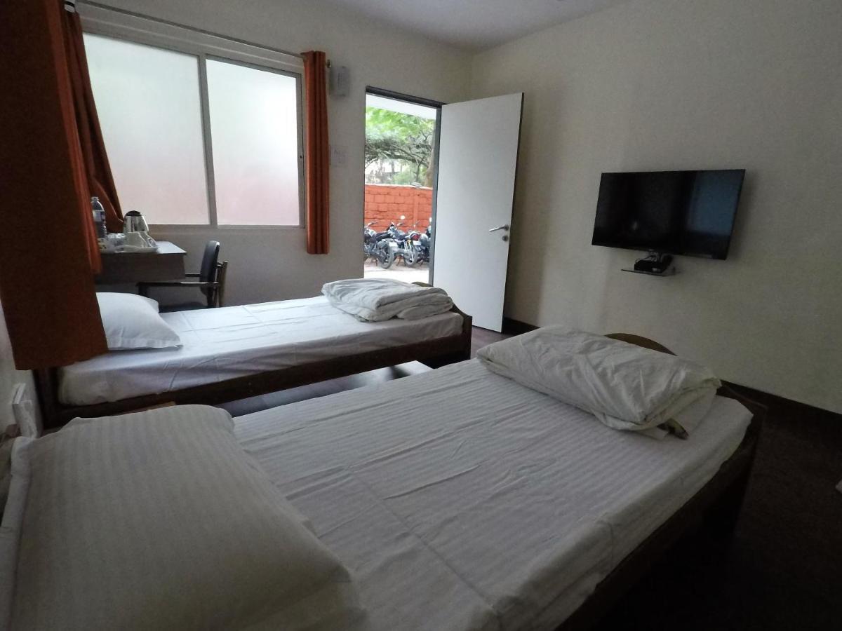 Apple Tree Apartments Koregaon Park Pune Bagian luar foto