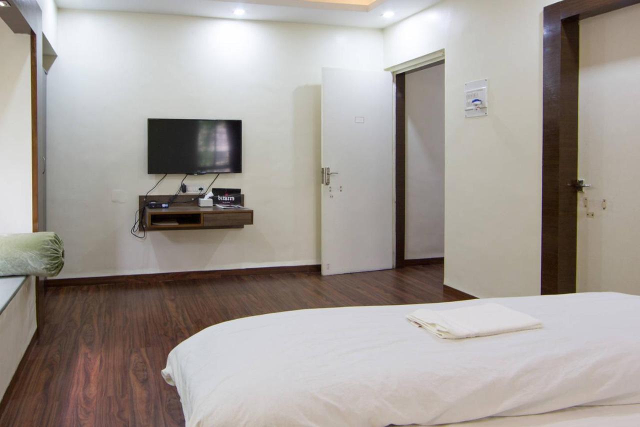 Apple Tree Apartments Koregaon Park Pune Bagian luar foto