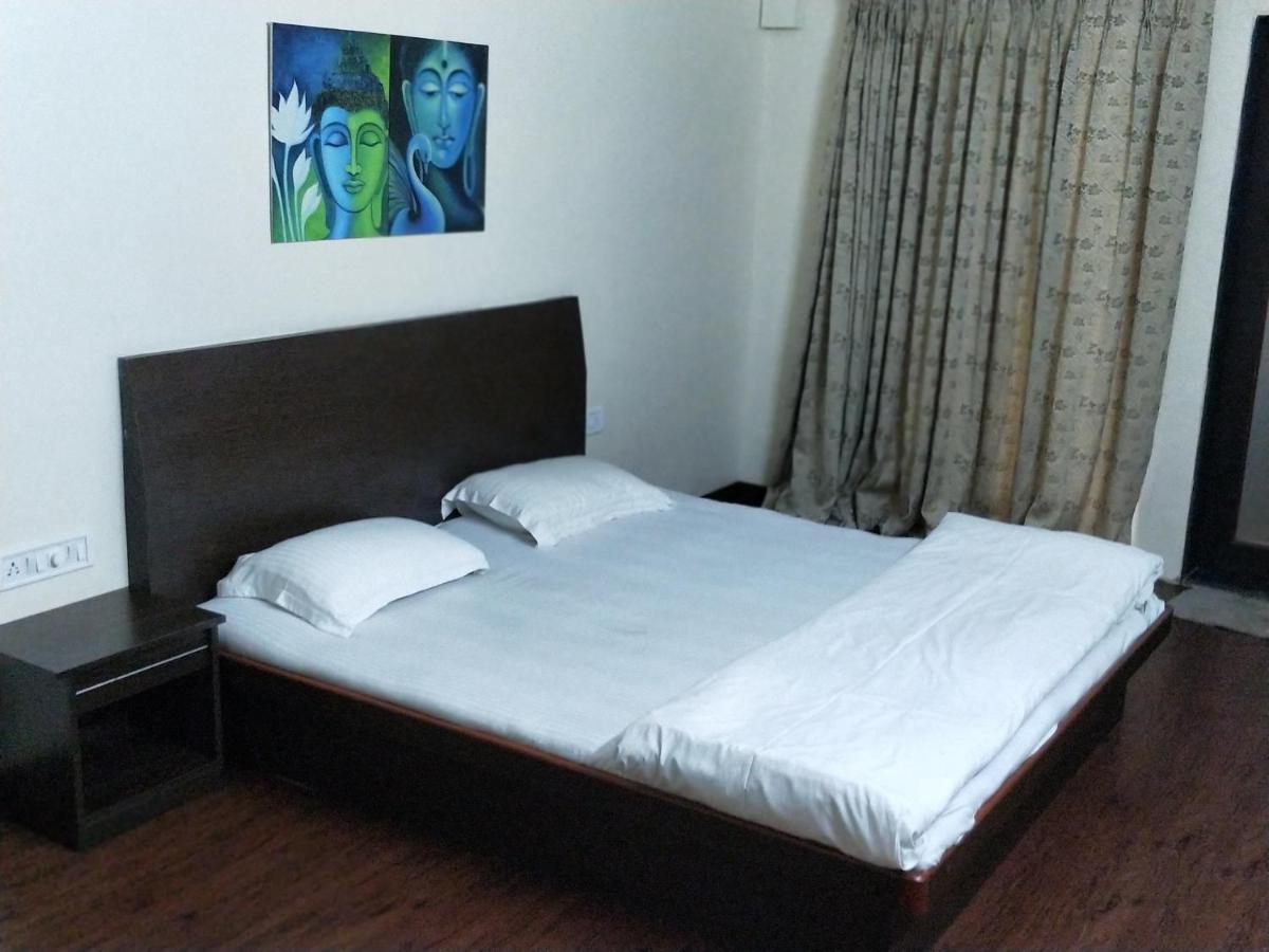 Apple Tree Apartments Koregaon Park Pune Bagian luar foto