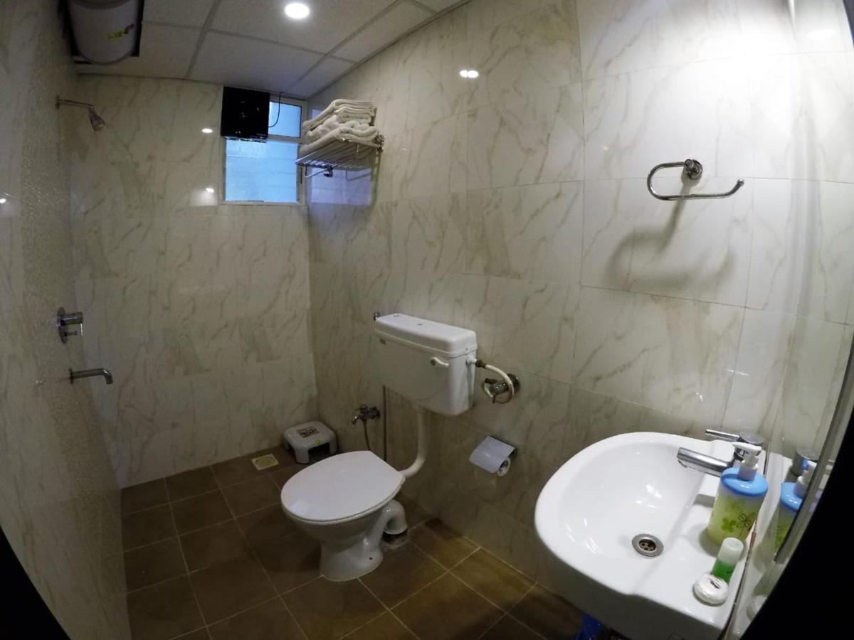 Apple Tree Apartments Koregaon Park Pune Bagian luar foto