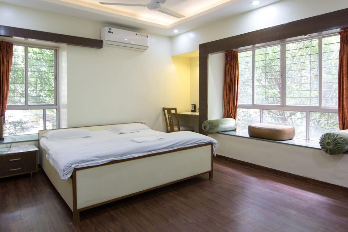 Apple Tree Apartments Koregaon Park Pune Bagian luar foto