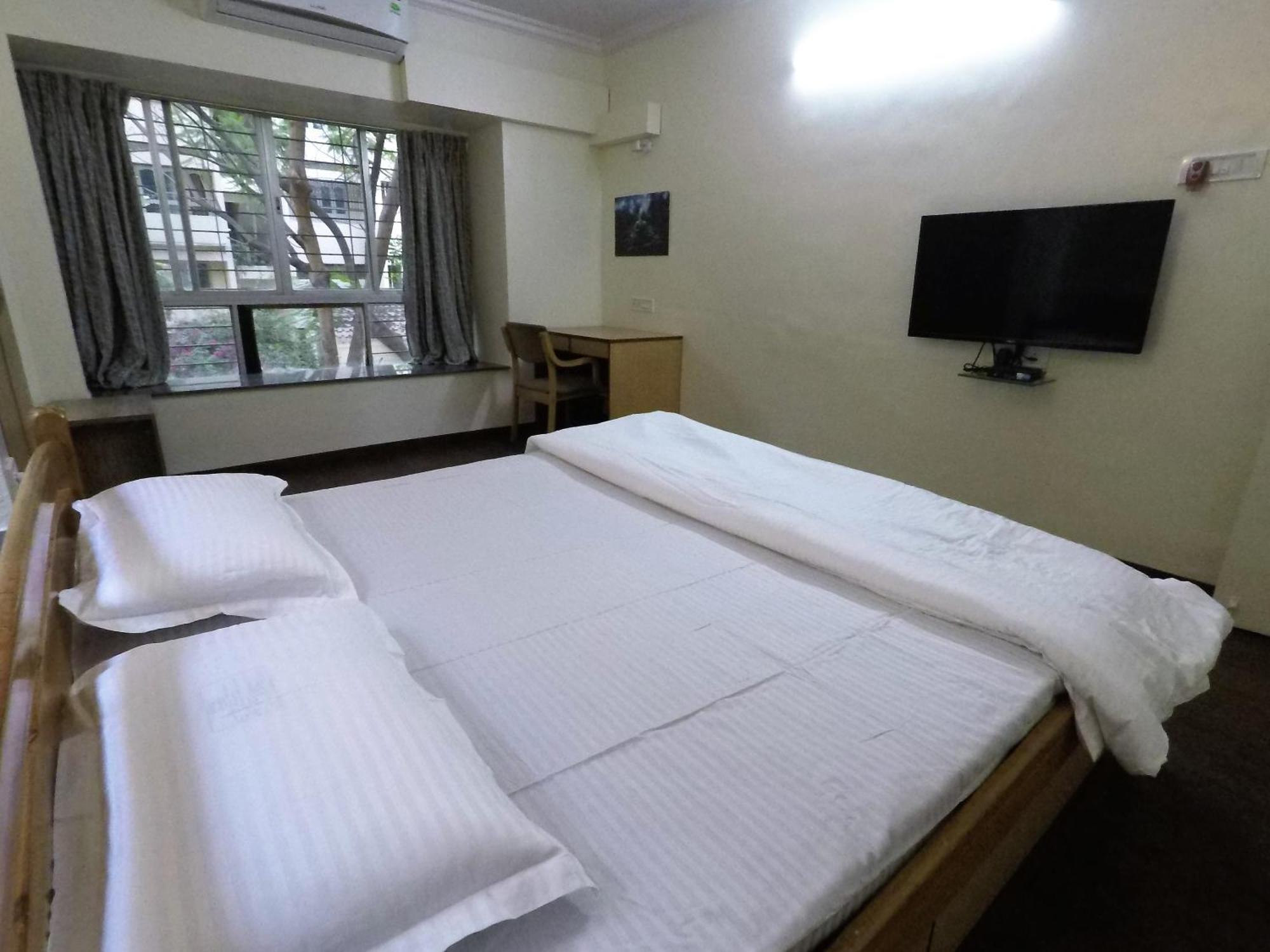 Apple Tree Apartments Koregaon Park Pune Bagian luar foto